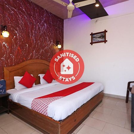 OYO 73902 Vyttila Residency Hotel Kochi Exterior foto