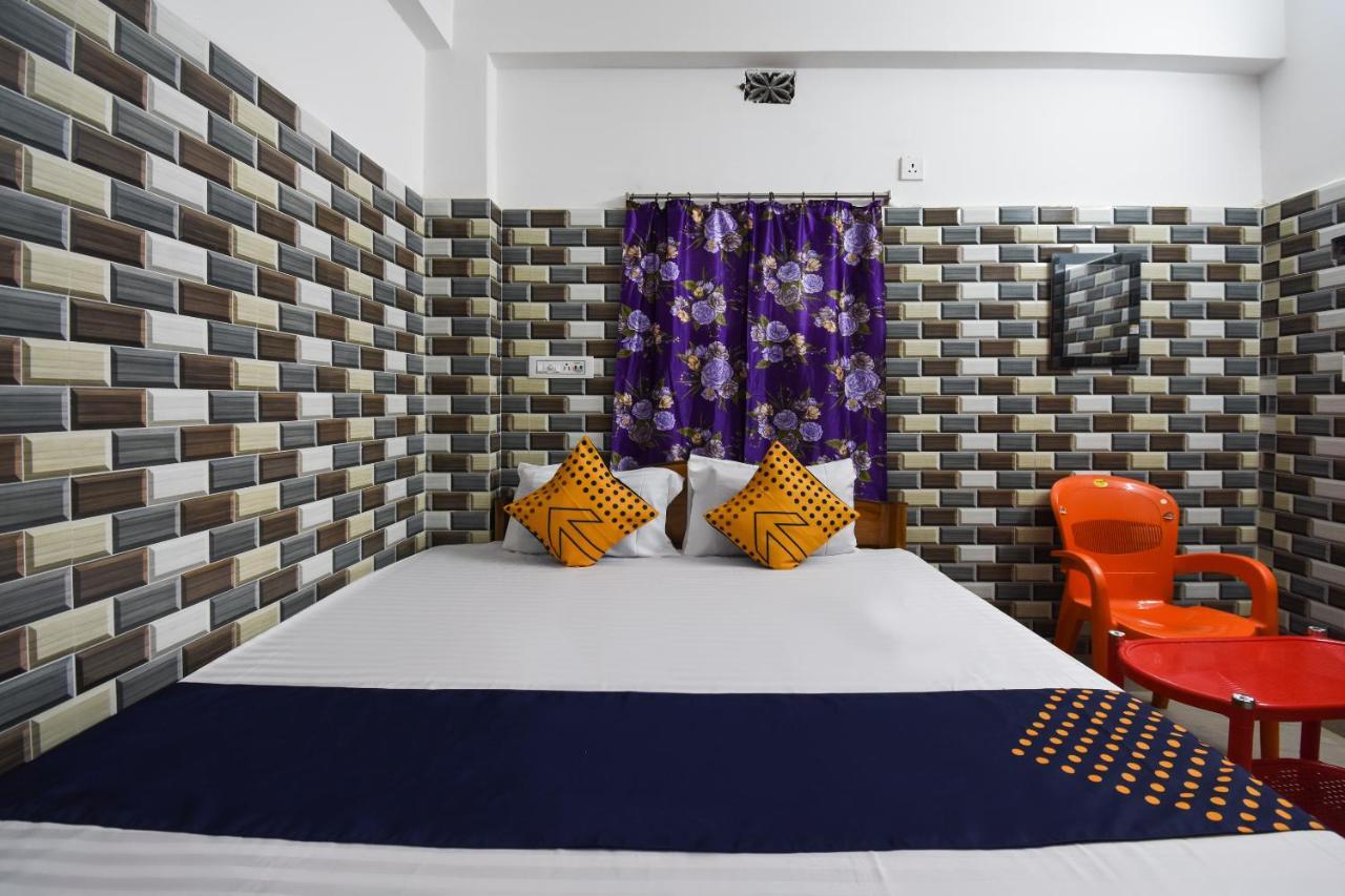 OYO 73902 Vyttila Residency Hotel Kochi Exterior foto