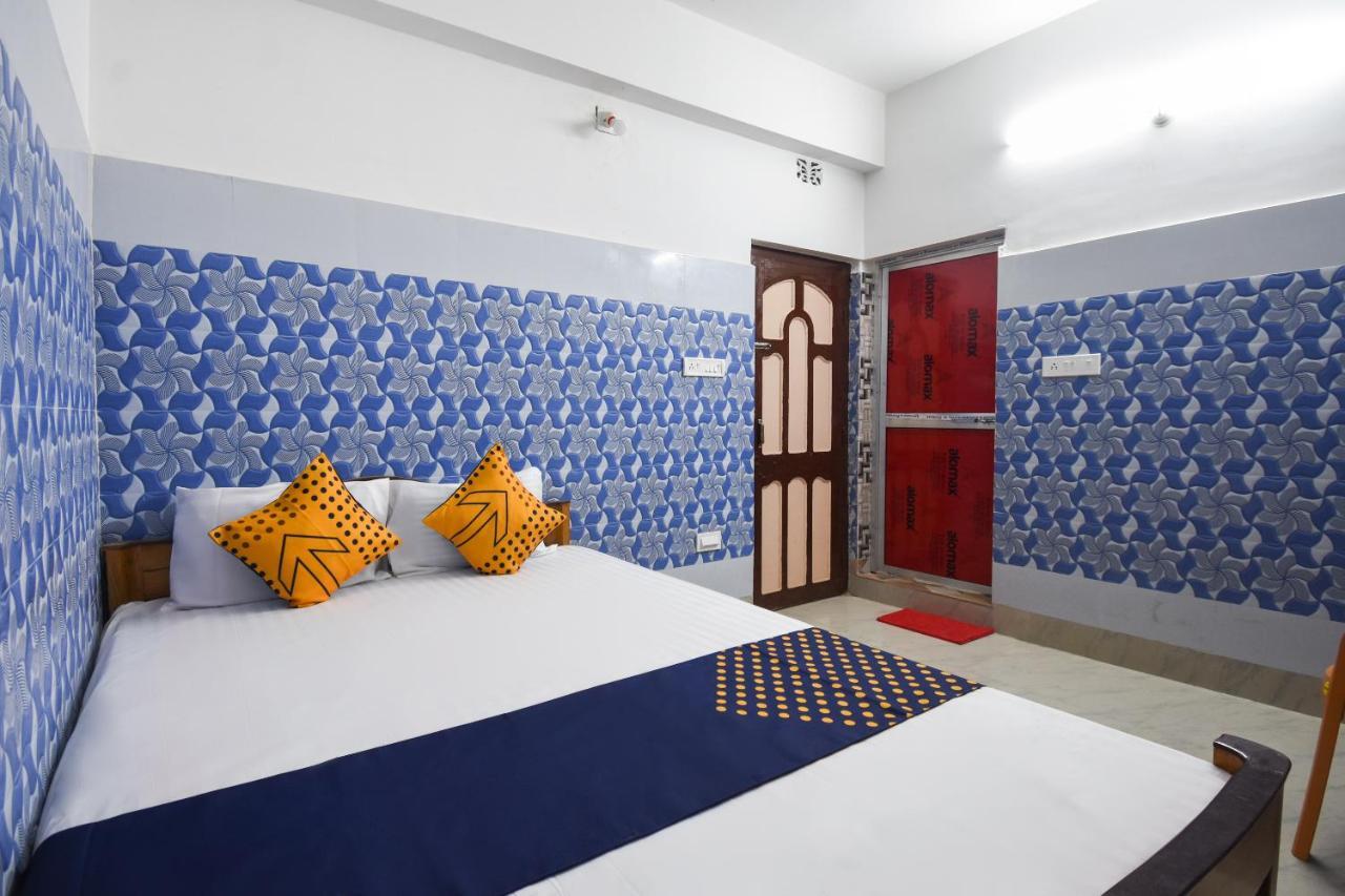 OYO 73902 Vyttila Residency Hotel Kochi Exterior foto
