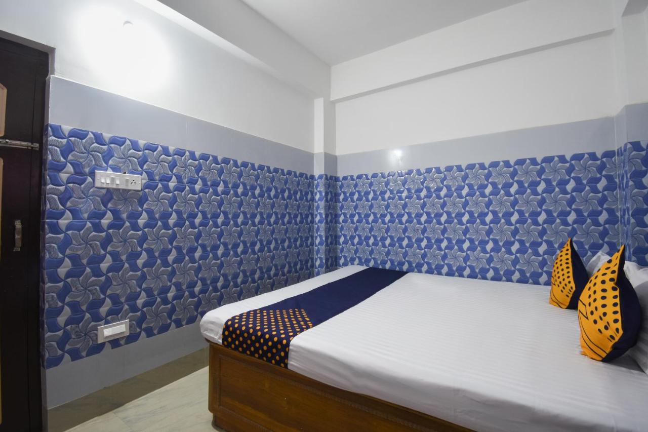 OYO 73902 Vyttila Residency Hotel Kochi Exterior foto