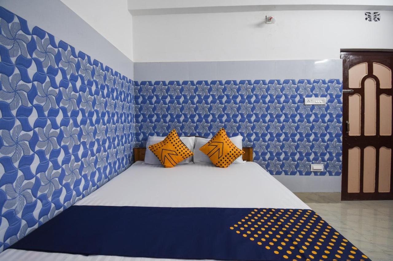 OYO 73902 Vyttila Residency Hotel Kochi Exterior foto