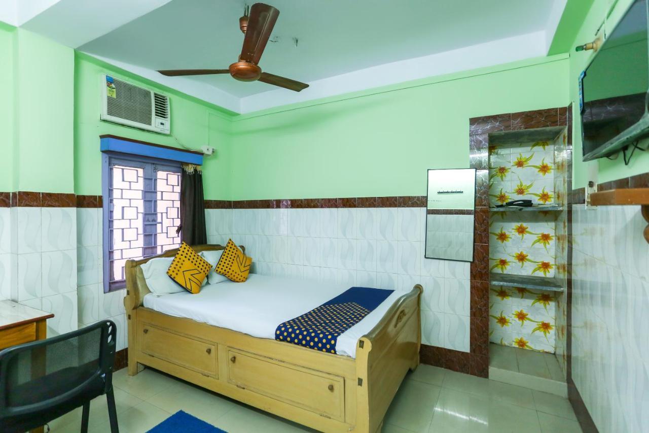OYO 73902 Vyttila Residency Hotel Kochi Exterior foto