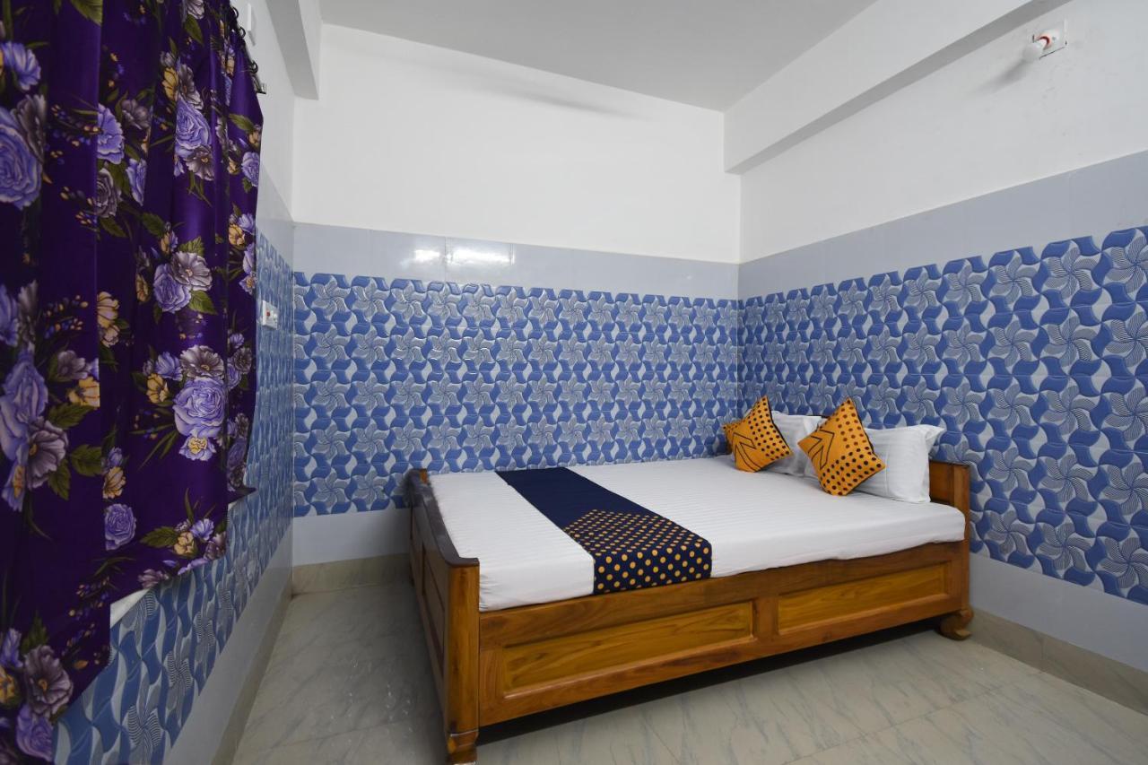 OYO 73902 Vyttila Residency Hotel Kochi Exterior foto