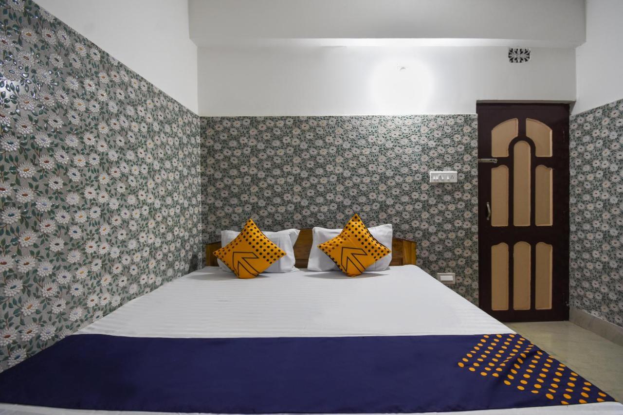 OYO 73902 Vyttila Residency Hotel Kochi Exterior foto
