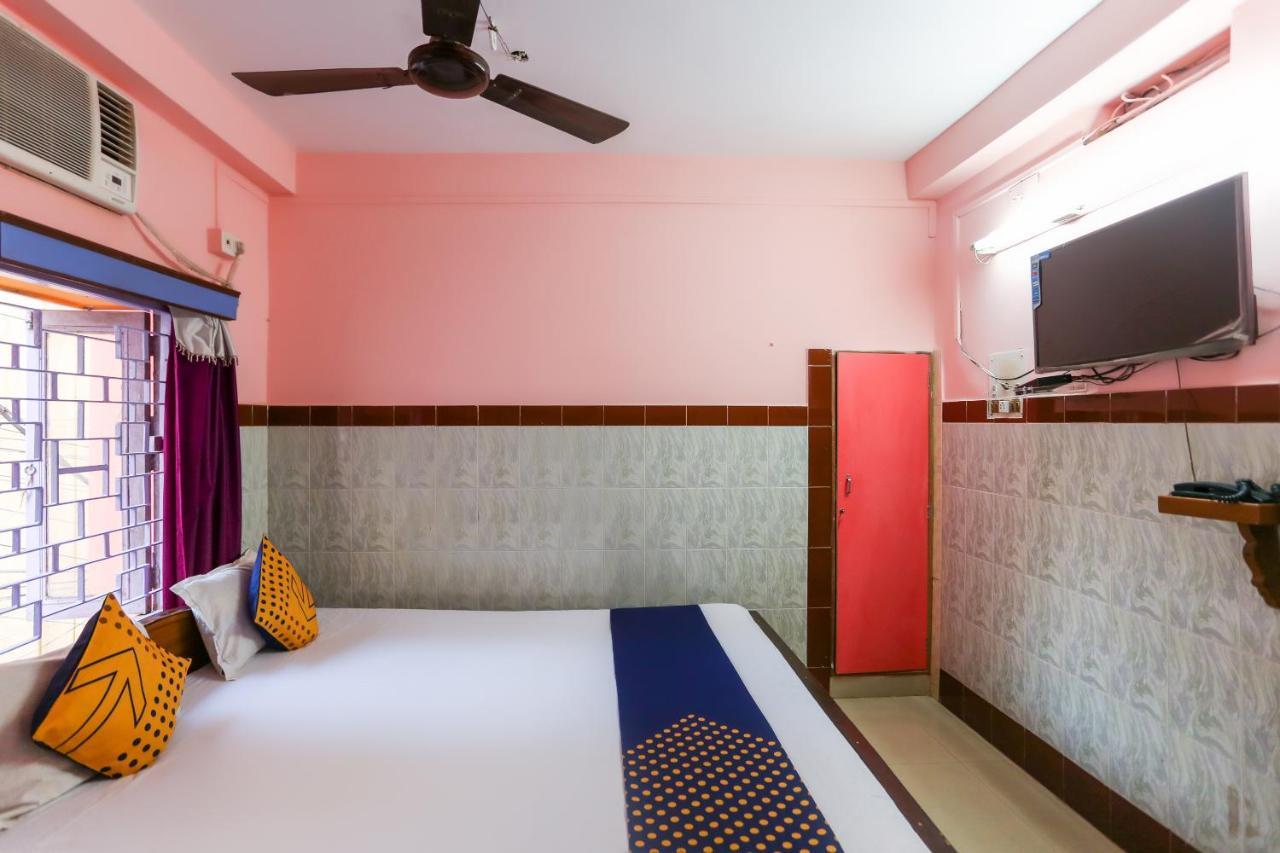 OYO 73902 Vyttila Residency Hotel Kochi Exterior foto